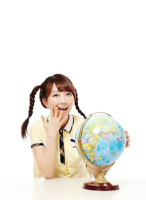 포토 JPG 스튜디오촬영 학생 여학생 여자 교복 포즈 의자 청소년 양갈래머리 고등학생 실내 입벌림 한명 웃음 누끼 사람 앉기 동양인 상반신 앞모습 10대 글로벌 지구본 손들기 한국인 구 원형 책상 손등 여자만 여자한명만 십대만 십대여자만 십대여자한명만 국내포토 도형 1 헤어스타일 손 옷 뷰포인트 가구 모션 표정 인종 내부 파일형식