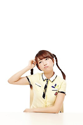 포토 JPG 스튜디오촬영 학생 응시 여학생 여자 교복 포즈 생각 의자 청소년 양갈래머리 고등학생 실내 한명 누끼 사람 앉기 동양인 상반신 앞모습 10대 손들기 한국인 책상 고민 여자만 여자한명만 십대만 십대여자만 십대여자한명만 국내포토 1 헤어스타일 시선 옷 감정 뷰포인트 가구 모션 인종 내부 파일형식