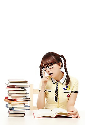 포토 JPG 스튜디오촬영 학생 응시 여학생 여자 교복 포즈 청소년 양갈래머리 고등학생 실내 입벌림 한명 누끼 사람 앉기 동양인 손짓 상반신 앞모습 10대 책 독서 쌓기 놀람 한국인 검지손가락 교과서 여자만 여자한명만 십대만 십대여자만 십대여자한명만 국내포토 1 헤어스타일 시선 옷 감정 뷰포인트 손가락 모션 교재 표정 인종 내부 파일형식