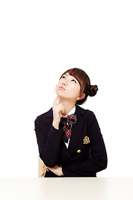 포토 JPG 스튜디오촬영 학생 응시 여학생 여자 교복 포즈 의자 청소년 고등학생 실내 한명 미소 웃음 누끼 사람 앉기 동양인 손짓 상반신 앞모습 10대 턱괴기 한국인 검지손가락 책상 여자만 여자한명만 십대만 십대여자만 십대여자한명만 국내포토 1 시선 옷 뷰포인트 가구 손가락 모션 표정 인종 내부 파일형식