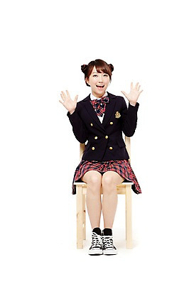 포토 JPG 스튜디오촬영 전신 학생 여학생 여자 교복 포즈 의자 청소년 고등학생 실내 손바닥 한명 미소 웃음 누끼 사람 앉기 동양인 손짓 앞모습 10대 한국인 여자만 여자한명만 십대만 십대여자만 십대여자한명만 국내포토 1 손 옷 뷰포인트 가구 모션 표정 인종 내부 파일형식