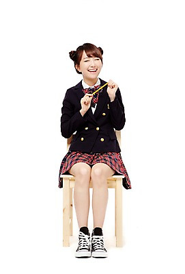 포토 JPG 스튜디오촬영 전신 학생 여학생 여자 교복 포즈 의자 청소년 고등학생 실내 한명 미소 웃음 들기 누끼 사람 앉기 동양인 앞모습 10대 필기구 연필 눈감음 한국인 여자만 여자한명만 십대만 십대여자만 십대여자한명만 국내포토 1 옷 뷰포인트 가구 모션 문구용품 학용품 표정 인종 내부 파일형식