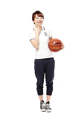 포토 JPG 스튜디오촬영 전신 학생 라이프스타일 여학생 여자 스포츠 포즈 운동화 공 모션 청소년 고등학생 농구 농구공 실내 건강 한명 서기 미소 웃음 들기 누끼 사람 동양인 손짓 라이프 앞모습 10대 운동복 운동 눈감음 한국인 스니커즈 생활체육 체육복 여자만 여자한명만 십대만 십대여자만 십대여자한명만 국내포토 1 옷 뷰포인트 신발 표정 인종 내부 생활 구기 체육 파일형식