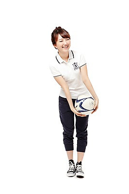 포토 JPG 스튜디오촬영 전신 학생 라이프스타일 여학생 여자 스포츠 포즈 운동화 축구공 공 모션 청소년 고등학생 실내 건강 한명 서기 미소 웃음 들기 누끼 사람 동양인 라이프 앞모습 10대 운동복 운동 눈감음 축구 한국인 스니커즈 생활체육 체육복 여자만 여자한명만 십대만 십대여자만 십대여자한명만 국내포토 1 옷 뷰포인트 신발 축구용품 표정 인종 내부 생활 구기 체육 파일형식