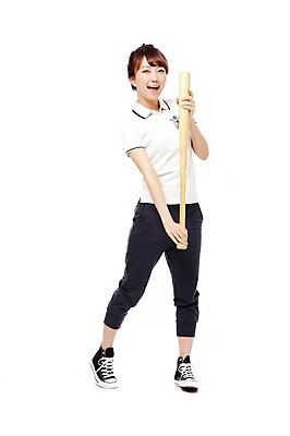 포토 JPG 스튜디오촬영 전신 학생 라이프스타일 여학생 여자 스포츠 포즈 운동화 모션 청소년 고등학생 실내 건강 한명 서기 미소 웃음 들기 누끼 사람 동양인 라이프 앞모습 10대 운동복 운동 야구 한국인 야구방망이 스니커즈 생활체육 체육복 여자만 여자한명만 십대만 십대여자만 십대여자한명만 국내포토 1 옷 뷰포인트 신발 표정 인종 내부 생활 구기 야구용품 체육 파일형식