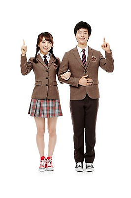 포토 JPG 스튜디오촬영 전신 1 학생 여학생 여자 남자 교복 남학생 포즈 청소년 양갈래머리 고등학생 실내 서기 미소 웃음 누끼 사람 동양인 손짓 두명 앞모습 10대 친구 한개 팔짱 한국인 검지손가락 가리킴 기회 한가지 십대만 국내포토 헤어스타일 옷 뷰포인트 손가락 관계 모션 표정 인종 내부 파일형식