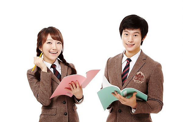 포토 JPG 스튜디오촬영 학생 여학생 여자 남자 교복 남학생 포즈 청소년 양갈래머리 고등학생 실내 서기 미소 웃음 들기 누끼 사람 동양인 상반신 두명 앞모습 10대 친구 필기구 연필 공책 한국인 기록 십대만 국내포토 헤어스타일 옷 뷰포인트 관계 모션 문구용품 학용품 표정 인종 내부 파일형식