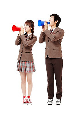 포토 JPG 스튜디오촬영 전신 학생 여학생 여자 남자 교복 남학생 포즈 응원 청소년 양갈래머리 고등학생 안내 실내 말하기 서기 미소 웃음 들기 누끼 사람 동양인 두명 10대 친구 확성기 한국인 응원용품 알림 십대만 국내포토 헤어스타일 옷 관계 모션 표정 인종 내부 오브젝트 파일형식