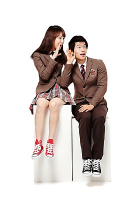 포토 JPG 스튜디오촬영 전신 학생 여학생 여자 남자 교복 남학생 포즈 청소년 고등학생 실내 손바닥 미소 웃음 누끼 사람 앉기 동양인 손짓 두명 10대 친구 듣기 한국인 십대만 국내포토 손 옷 관계 모션 표정 인종 내부 파일형식