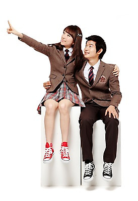 포토 JPG 스튜디오촬영 전신 학생 응시 여학생 여자 남자 교복 남학생 포즈 청소년 고등학생 어깨동무 실내 미소 웃음 누끼 사람 앉기 동양인 손짓 두명 앞모습 10대 친구 한국인 검지손가락 가리킴 십대만 국내포토 시선 옷 뷰포인트 손가락 관계 모션 표정 인종 내부 파일형식