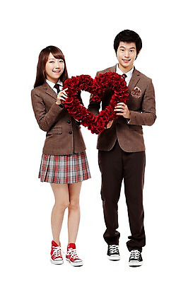 포토 JPG 스튜디오촬영 전신 식물 학생 여학생 여자 남자 꽃 교복 남학생 포즈 청소년 고등학생 실내 사랑 서기 미소 웃음 들기 누끼 사람 동양인 두명 앞모습 장식 10대 빨간색 친구 장미 화환 한국인 하트 십대만 국내포토 모양 옷 감정 뷰포인트 컬러 관계 모션 표정 인종 내부 파일형식