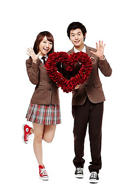 포토 JPG 스튜디오촬영 전신 식물 학생 여학생 여자 남자 꽃 교복 남학생 포즈 청소년 고등학생 실내 손바닥 사랑 서기 미소 웃음 들기 누끼 사람 동양인 손짓 두명 앞모습 장식 10대 빨간색 친구 장미 화환 한국인 하트 십대만 국내포토 모양 손 옷 감정 뷰포인트 컬러 관계 모션 표정 인종 내부 파일형식