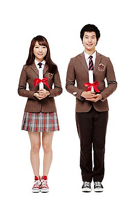 포토 JPG 스튜디오촬영 전신 학생 여학생 여자 남자 교복 리본 종이 남학생 포즈 졸업 청소년 고등학생 졸업식 실내 서기 미소 웃음 누끼 사람 동양인 두명 앞모습 10대 친구 한국인 졸업장 문서 십대만 국내포토 옷 교육 뷰포인트 관계 모션 표정 인종 내부 파일형식