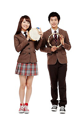 포토 JPG 스튜디오촬영 전신 학생 여학생 여자 남자 교복 악기 음악 남학생 포즈 연주 청소년 고등학생 수업 타악기 실내 서기 미소 웃음 누끼 사람 동양인 두명 앞모습 10대 친구 한국인 춤 음악교육 탬버린 십대만 국내포토 옷 교육 뷰포인트 관계 모션 문화예술 표정 인종 내부 파일형식