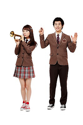 포토 JPG 스튜디오촬영 전신 학생 여학생 여자 남자 교복 악기 음악 남학생 포즈 연주 청소년 고등학생 수업 실내 관악기 서기 미소 웃음 누끼 사람 동양인 두명 앞모습 10대 친구 한국인 불기 나팔 음악교육 지휘봉 지휘자 지휘 십대만 국내포토 옷 교육 뷰포인트 관계 모션 문화예술 표정 인종 내부 음악가 파일형식