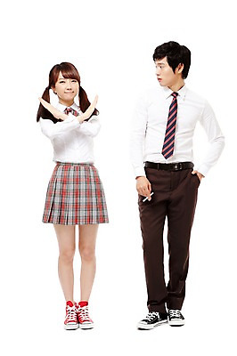 포토 JPG 스튜디오촬영 전신 학생 응시 여학생 여자 남자 교복 남학생 포즈 청소년 양갈래머리 고등학생 흡연 담배 실내 경고 서기 미소 웃음 누끼 사람 동양인 손짓 두명 앞모습 10대 친구 한국인 금지 X 금연 십대만 국내포토 헤어스타일 알파벳 시선 옷 캠페인 뷰포인트 관계 모션 표정 인종 내부 사회이슈 파일형식