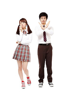 포토 JPG 스튜디오촬영 전신 학생 여학생 여자 남자 교복 남학생 포즈 청소년 양갈래머리 고등학생 흡연 담배 실내 경고 서기 미소 웃음 누끼 사람 동양인 손짓 두명 앞모습 10대 친구 한국인 금지 X 금연 십대만 국내포토 헤어스타일 알파벳 옷 캠페인 뷰포인트 관계 모션 표정 인종 내부 사회이슈 파일형식