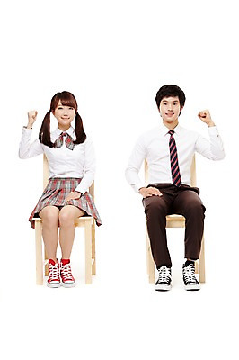 포토 JPG 스튜디오촬영 전신 학생 여학생 여자 남자 교복 남학생 포즈 의자 청소년 양갈래머리 고등학생 실내 미소 웃음 누끼 사람 앉기 동양인 손짓 두명 앞모습 10대 친구 파이팅 한국인 십대만 국내포토 헤어스타일 옷 뷰포인트 가구 관계 모션 표정 인종 내부 파일형식