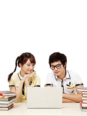 포토 JPG 스튜디오촬영 학생 응시 여학생 여자 남자 교복 남학생 포즈 청소년 양갈래머리 고등학생 실내 미소 웃음 누끼 사람 앉기 동양인 상반신 두명 앞모습 10대 책 친구 노트북 컴퓨터 쌓기 턱괴기 한국인 검색 교과서 손모으기 십대만 국내포토 헤어스타일 시선 옷 뷰포인트 관계 모션 교재 표정 인종 손짓 내부 전자제품 파일형식