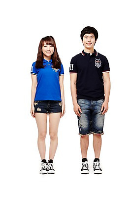 포토 JPG 스튜디오촬영 전신 학생 여학생 여자 남자 남학생 포즈 운동화 반바지 청소년 고등학생 실내 서기 미소 웃음 누끼 사람 동양인 두명 앞모습 10대 캐주얼 친구 한국인 스니커즈 정자세 차렷 십대만 국내포토 옷 뷰포인트 신발 바지 관계 모션 표정 인종 내부 파일형식