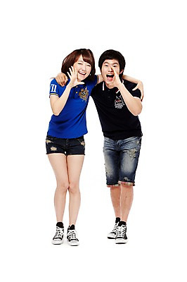 포토 JPG 스튜디오촬영 전신 학생 여학생 여자 남자 남학생 포즈 운동화 반바지 모션 청소년 고등학생 어깨동무 실내 서기 미소 웃음 누끼 사람 동양인 손짓 두명 앞모습 10대 캐주얼 친구 외침 우정 한국인 스니커즈 부름 십대만 국내포토 옷 뷰포인트 신발 바지 관계 표정 인종 내부 소리 파일형식