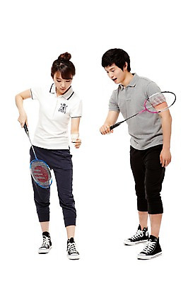 포토 JPG 스튜디오촬영 전신 학생 라이프스타일 여학생 여자 남자 남학생 스포츠 포즈 운동화 청소년 고등학생 서브 실내 건강 서기 들기 누끼 사람 동양인 두명 라이프 앞모습 10대 친구 운동복 운동 한국인 라켓 배드민턴라켓 셔틀콕 스니커즈 생활체육 체육복 배드민턴 십대만 국내포토 옷 스포츠용품 뷰포인트 신발 관계 모션 인종 내부 생활 구기 체육 파일형식