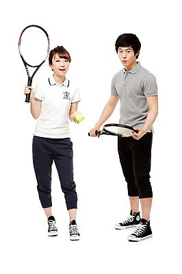 포토 JPG 스튜디오촬영 전신 학생 라이프스타일 여학생 여자 남자 남학생 스포츠 포즈 운동화 공 모션 청소년 고등학생 실내 건강 서기 들기 누끼 사람 동양인 두명 라이프 앞모습 10대 친구 운동복 운동 한국인 테니스 라켓 테니스라켓 테니스공 스니커즈 생활체육 체육복 십대만 국내포토 옷 스포츠용품 뷰포인트 신발 관계 인종 내부 생활 구기 테니스용품 체육 파일형식