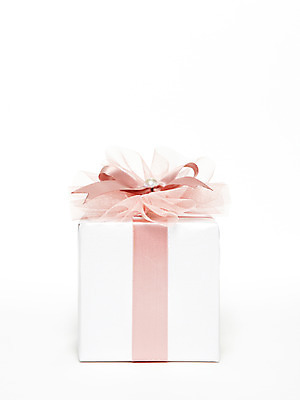 포토 JPG 스튜디오촬영 리본 분홍색 컬러 포장 실내 선물포장 선물 이벤트 사람없음 장식 선물상자 상자 한개 오브젝트 국내포토 1 내부 파일형식