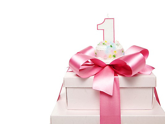 포토 JPG 스튜디오촬영 리본 분홍색 컬러 포장 초 실내 선물포장 선물 누끼 이벤트 사람없음 장식 선물상자 상자 케이크 오브젝트 국내포토 디저트 내부 파일형식