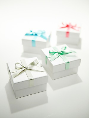 포토 JPG 스튜디오촬영 리본 포장 실내 선물포장 선물 이벤트 사람없음 장식 선물상자 상자 오브젝트 국내포토 내부 파일형식