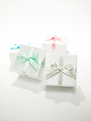 포토 JPG 스튜디오촬영 리본 포장 실내 선물포장 선물 이벤트 사람없음 장식 선물상자 상자 오브젝트 국내포토 내부 파일형식