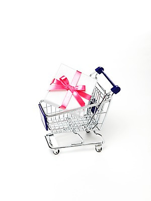 포토 JPG 스튜디오촬영 리본 포장 실내 선물포장 선물 이벤트 사람없음 장식 선물상자 상자 카트 쇼핑카 미니어처 오브젝트 미니 국내포토 내부 쇼핑 모형 파일형식