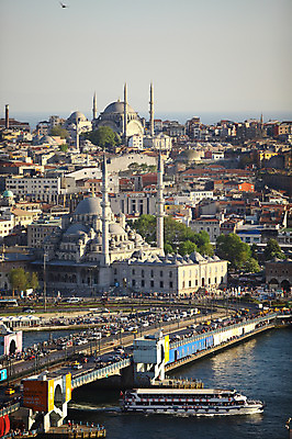 포토 JPG 주간 해외풍경 해외 건축물 바다 수상교통 중동 자동차 이스탄불 풍경 해변 야외 건물 도시풍경 항구 도시 사찰 사원 유람선 모스크 이슬람건축 해안도시 갈라타타워 가교 선박 튀르키예 국내포토 자연요소 건축 나라 아시아 육상교통 교통수단 배_교통 비즈니스 해외건축 종교건축 교통시설 탑 이슬람교 파일형식