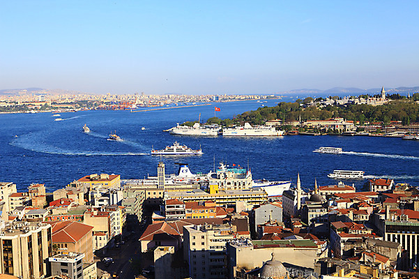 포토 JPG 주간 해외풍경 해외 건축물 바다 수상교통 중동 하늘 주택 이스탄불 항해 풍경 해변 사람없음 야외 건물 도시풍경 항구 도시 유람선 모스크 해안도시 해협 갈라타타워 선박 튀르키예 국내포토 자연요소 건축 나라 아시아 교통수단 배_교통 교통시설 탑 이슬람교 파일형식