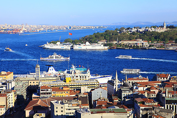 포토 JPG 주간 해외풍경 해외 건축물 바다 수상교통 중동 하늘 주택 이스탄불 항해 풍경 해변 사람없음 야외 건물 도시풍경 항구 도시 유람선 모스크 해안도시 해협 갈라타타워 선박 튀르키예 국내포토 자연요소 건축 나라 아시아 교통수단 배_교통 교통시설 탑 이슬람교 파일형식