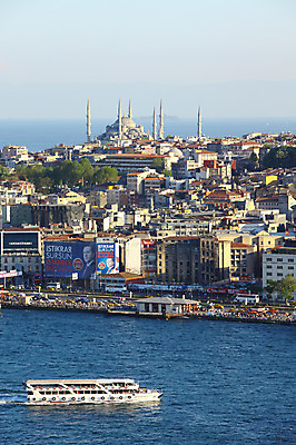 포토 JPG 주간 해외풍경 해외 건축물 바다 수상교통 중동 이스탄불 풍경 해변 야외 건물 도시풍경 항구 도시 사찰 사원 유람선 모스크 이슬람건축 해안도시 갈라타타워 선박 튀르키예 국내포토 자연요소 건축 나라 아시아 교통수단 배_교통 비즈니스 해외건축 종교건축 교통시설 탑 이슬람교 파일형식