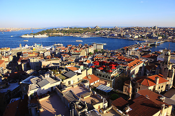포토 JPG 주간 해외풍경 해외 건축물 바다 수상교통 중동 하늘 주택 이스탄불 항해 풍경 해변 사람없음 야외 건물 도시풍경 항구 도시 유람선 모스크 해안도시 해협 갈라타타워 가교 선박 튀르키예 국내포토 자연요소 건축 나라 아시아 교통수단 배_교통 교통시설 탑 이슬람교 파일형식
