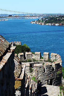 포토 JPG 주간 해외풍경 해외 건축물 바다 외국문화 유적 중동 유적지 이스탄불 풍경 해변 사람없음 야외 관광지 도시풍경 도시 성 해안도시 옛터 성벽 터키문화 루멜리히사르 가교 튀르키예 국내포토 자연요소 동양문화 전통 건축 나라 아시아 문화 여행 고건축 파일형식