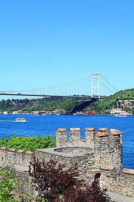 포토 JPG 주간 나무 식물 해외풍경 해외 건축물 바다 외국문화 유적 중동 유적지 하늘 이스탄불 항해 풍경 해변 사람없음 야외 관광지 도시풍경 맑음 도시 성 유람선 해안도시 옛터 성벽 터키문화 루멜리히사르 가교 선박 튀르키예 국내포토 자연요소 동양문화 전통 건축 나라 아시아 문화 여행 고건축 수상교통 배_교통 날씨 파일형식