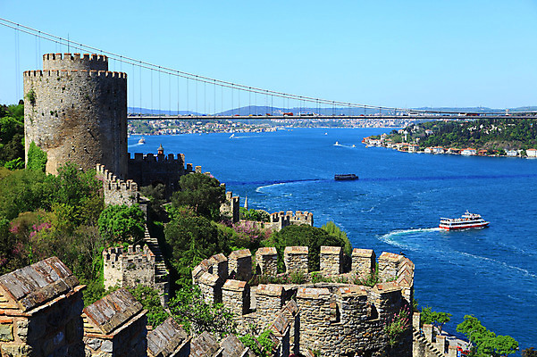 포토 JPG 주간 나무 식물 해외풍경 해외 건축물 바다 외국문화 수상교통 유적 중동 유적지 하늘 이스탄불 항해 풍경 해변 사람없음 야외 관광지 도시풍경 맑음 도시 성 유람선 해안도시 옛터 성벽 터키문화 루멜리히사르 가교 선박 튀르키예 국내포토 자연요소 동양문화 전통 건축 나라 아시아 문화 교통수단 여행 고건축 배_교통 날씨 파일형식