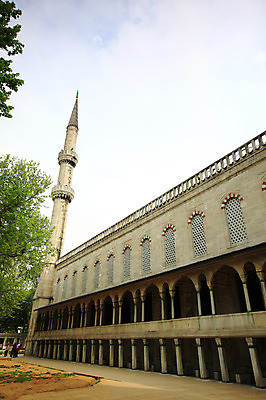 포토 JPG 주간 나무 식물 구름 해외풍경 해외 건축물 건축 고건축 중동 건축양식 해외건축 서양건축 종교건축 종교시설 하늘 이스탄불 사람 풍경 야외 건물 관광지 교회 탑 기둥 사찰 사원 이슬람교 아치 모스크 이슬람건축 첨탑 블루모스크 술탄아흐메트 술탄아흐메트자미 튀르키예 국내포토 자연요소 나라 아시아 종교 여행 비즈니스 시설 파일형식