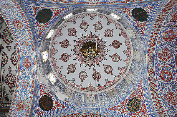 포토 JPG 해외풍경 해외 문양 건축물 줄 로우앵글 백그라운드 고건축 무늬 중동 건축양식 해외건축 서양건축 종교건축 종교시설 이스탄불 실내 사람없음 내부 건물 교회 사찰 사원 이슬람교 천장 그림 모스크 이슬람건축 블루모스크 술탄아흐메트 술탄아흐메트자미 튀르키예 국내포토 건축 나라 아시아 종교 뷰포인트 비즈니스 풍경 시설 파일형식