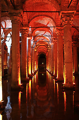 포토 JPG 해외풍경 해외 건축물 외국문화 유적 중동 해외건축 서양건축 유적지 조명 이스탄불 실내 물그림자 사람 여러명 내부 건물 물 관광지 빛 반사 여행객 어둠 궁전 원근감 문화재 기둥 저수지 아치 이슬람건축 터키문화 지하 바실리카시스턴 예레바탄 지하저수지 예레바탄지하궁전 튀르키예 국내포토 자연요소 동양문화 전통 건축 나라 아시아 문화 뷰포인트 여행 다수 고건축 그림자 풍경 이슬람교 파일형식