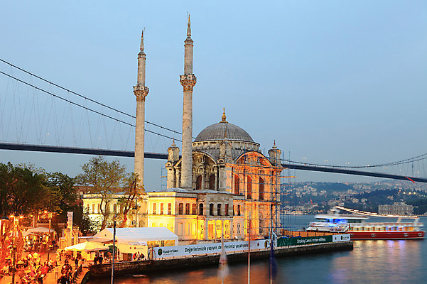포토 JPG 주간 해외풍경 해외 건축물 건축 바다 고건축 중동 해외건축 서양건축 종교건축 종교시설 조명 이스탄불 사람 풍경 여러명 해변 야외 건물 관광지 빛 도시풍경 항구 도시 사찰 사원 보행자 유람선 모스크 이슬람건축 해안도시 오르타쿄이 가교 선박 튀르키예 국내포토 자연요소 나라 아시아 종교 여행 다수 수상교통 배_교통 비즈니스 교통시설 이슬람교 시설 파일형식