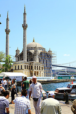 포토 JPG 주간 구름 해외풍경 해외 건축물 건축 바다 고건축 중동 해외건축 서양건축 종교건축 종교시설 하늘 이스탄불 사람 풍경 여러명 해변 야외 건물 관광지 도시풍경 항구 맑음 도시 사찰 사원 보행자 유람선 정박 모스크 이슬람건축 해안도시 오르타쿄이 가교 선박 튀르키예 국내포토 자연요소 나라 아시아 종교 여행 다수 수상교통 배_교통 비즈니스 교통시설 날씨 이슬람교 시설 파일형식