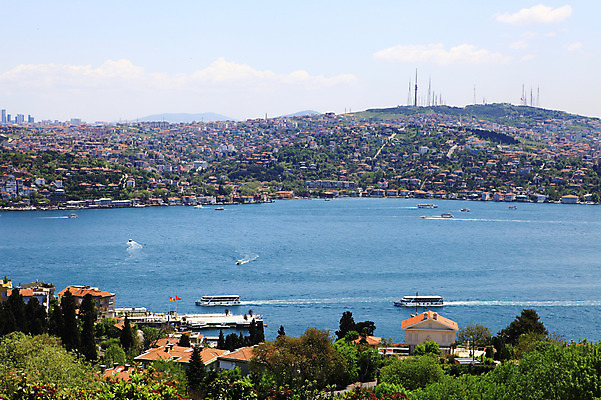 포토 JPG 주간 나무 식물 구름 해외풍경 해외 건축물 바다 중동 하늘 이스탄불 풍경 해변 사람없음 야외 건물 도시풍경 항구 도시 숲 해안도시 해협 울루스파크 울르스파크 선박 튀르키예 국내포토 자연요소 건축 나라 아시아 수상교통 교통시설 파일형식