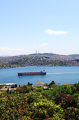 포토 JPG 주간 나무 식물 구름 해외풍경 해외 건축물 바다 수상교통 중동 하늘 이스탄불 항해 풍경 해변 사람없음 야외 건물 도시풍경 항구 도시 숲 화물선 해안도시 해협 울루스파크 울르스파크 선박 튀르키예 국내포토 자연요소 건축 나라 아시아 교통수단 배_교통 교통시설 파일형식