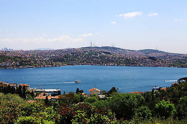포토 JPG 주간 나무 식물 구름 해외풍경 해외 건축물 바다 중동 하늘 이스탄불 풍경 해변 사람없음 야외 건물 도시풍경 항구 도시 숲 해안도시 해협 울루스파크 울르스파크 선박 튀르키예 국내포토 자연요소 건축 나라 아시아 수상교통 교통시설 파일형식