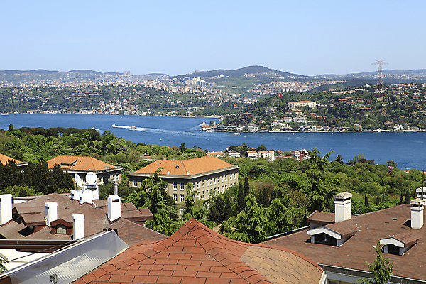 포토 JPG 주간 나무 식물 해외풍경 해외 건축물 바다 중동 이스탄불 풍경 해변 사람없음 야외 건물 도시풍경 항구 도시 숲 해안도시 해협 울루스파크 울르스파크 선박 튀르키예 국내포토 자연요소 건축 나라 아시아 수상교통 교통시설 파일형식