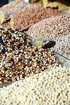 포토 JPG 해외풍경 해외 음식 외국문화 식재료 재료 중동 이스탄불 종류 사람없음 아웃포커스 판매 상점 전시 다양 시장 향신료 가격표 터키문화 향료 재래시장 이집션바자르 향료시장 튀르키예 국내포토 동양문화 나라 아시아 문화 다수 촬영기법 풍경 향기 냄새 향미료 파일형식